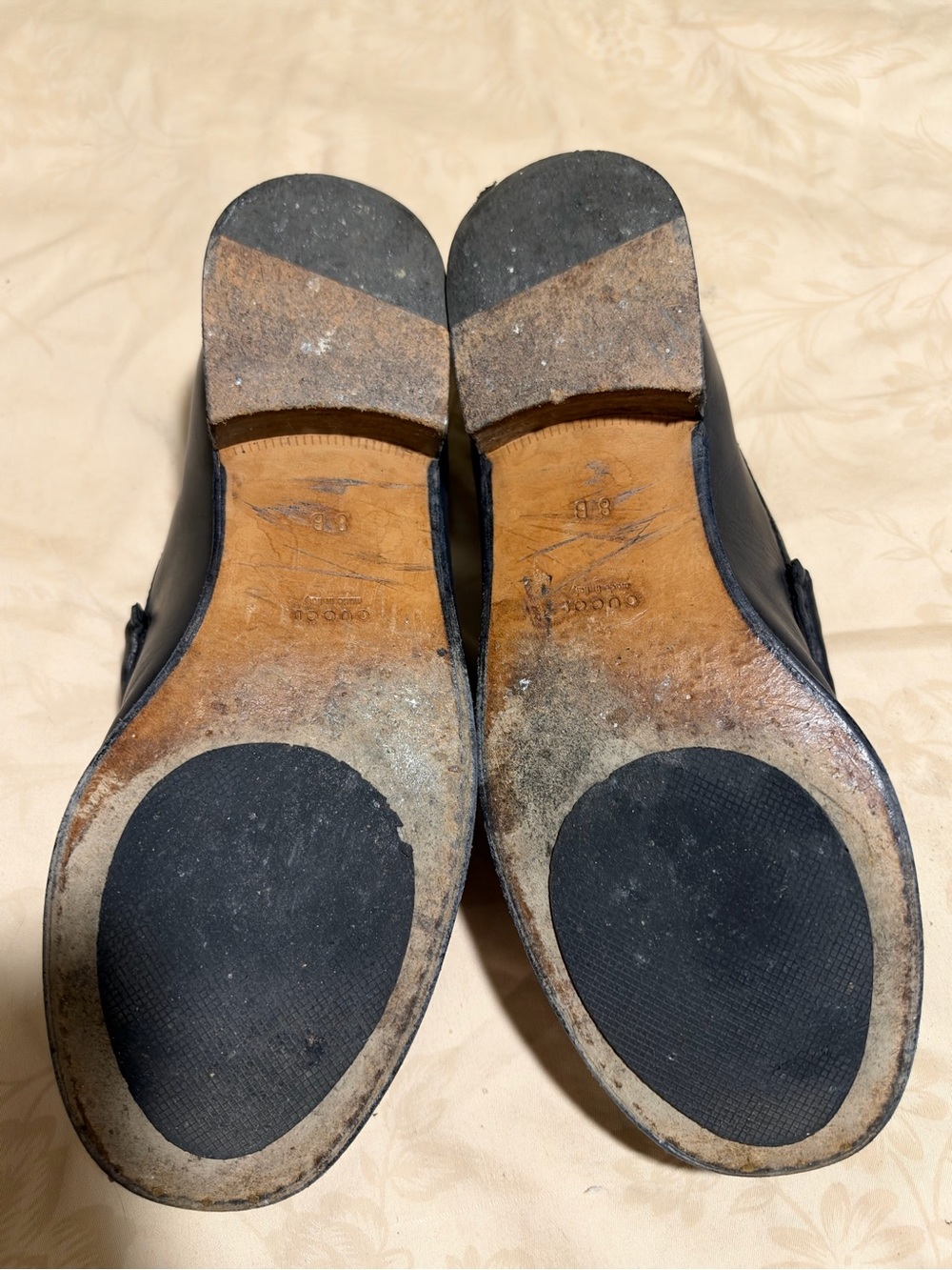 Gucci Black Leather Loafers with Gold Horsebit - Picture 5 of 5